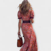 Elegantes Pinkes Maxi-Kleid mit kurzen Ärmeln