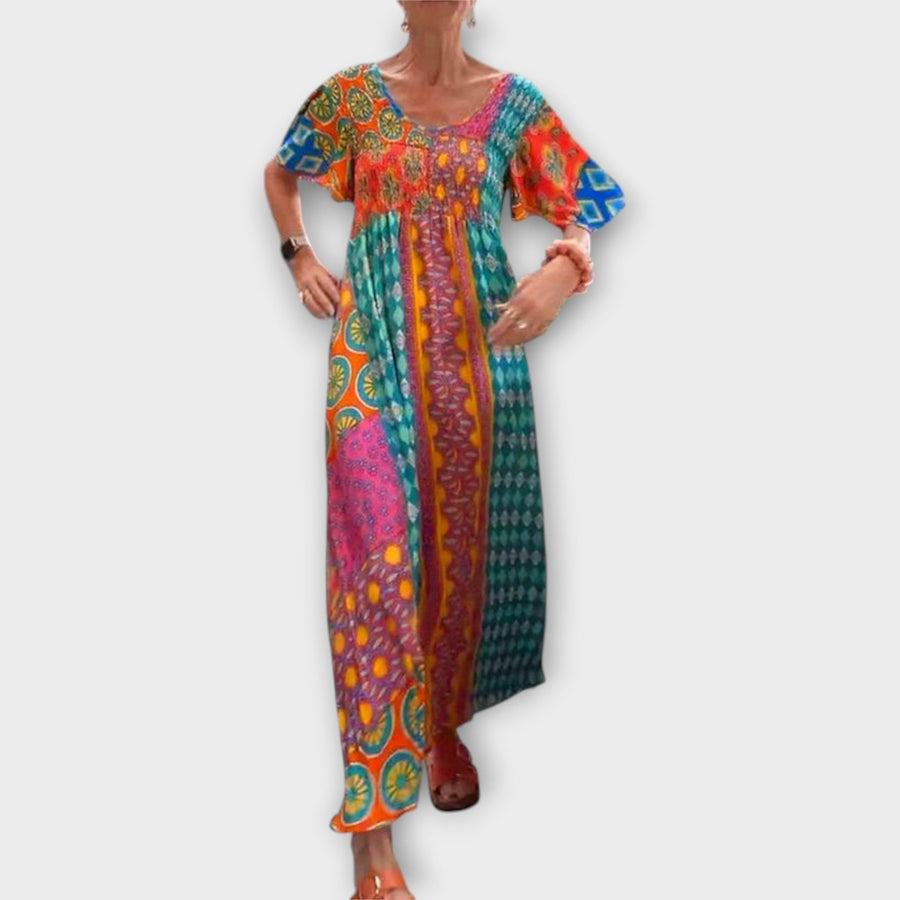 Melania - Lebhaftes Boho-Kleid im trendigen Stil