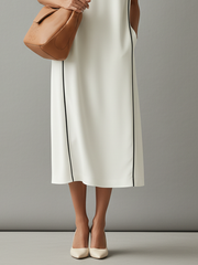 Weißes Midikleid aus Baumwolle mit Kontrastpaspeln