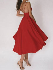 Elegantes rückenfreies midikleid