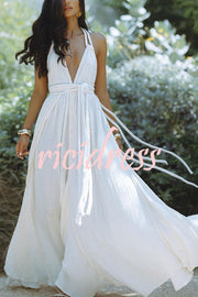 Elegantes Leinenmaxikleid mit tiefem Ausschnitt