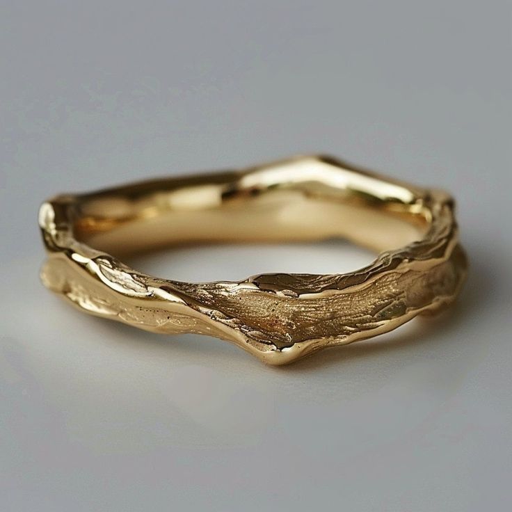 ForgeMuse – Vintage Ring Aus Geschmiedetem Gold