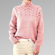Rollkragenpullover mit Twist-Details – Elegante Wärme mit moderner Raffinesse