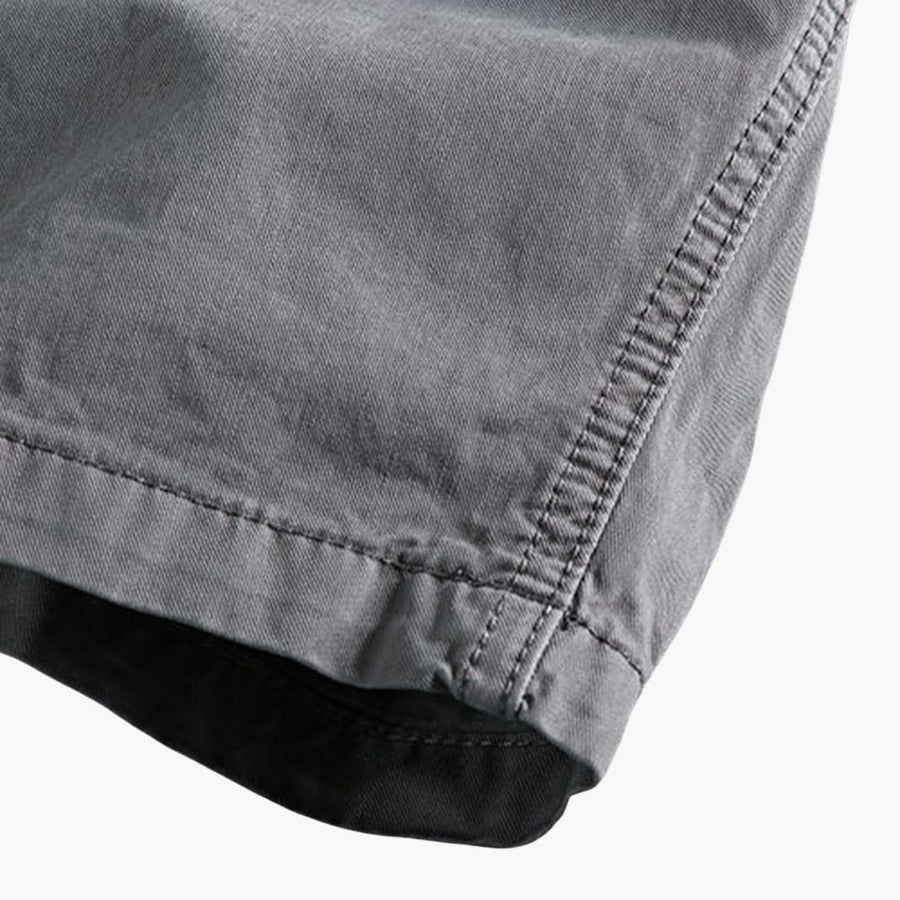 Herren Shorts aus leichter Sommerware mit Taschen und Knopfverschluss