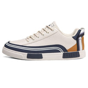 Segeltuch-Turnschuhe für Männer im minimalistischen Design - Mateo