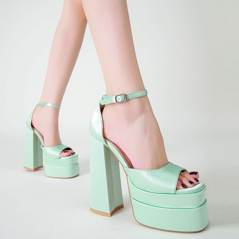 Damen Satin Plateausandalen mit breitem Absatz - Valeria