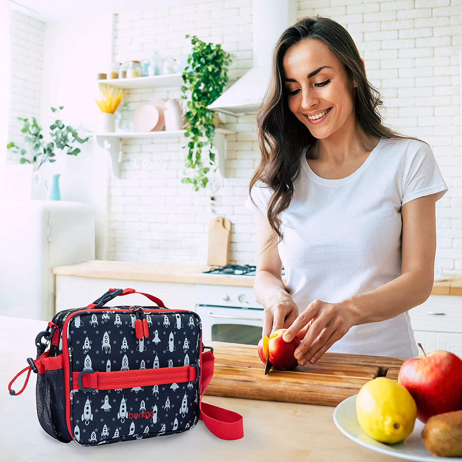Avelena | Bentgo Kids Prints Lunch Bag - Doppelisoliert, langlebig, wasserabweisender Stoff mit internen und externen Reißverschlusstaschen und externem Flaschenhalter - Ideal für Kinder jeden Alters (Cars)