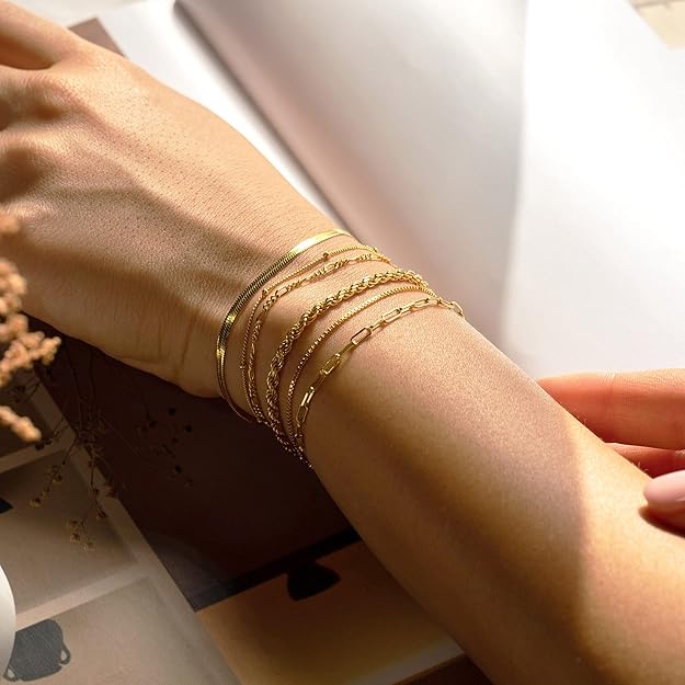 Isabella Vernetta Gold Bracelet Set
