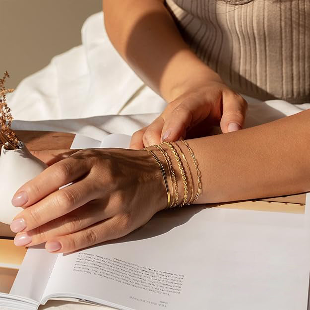 Isabella Vernetta Gold Bracelet Set