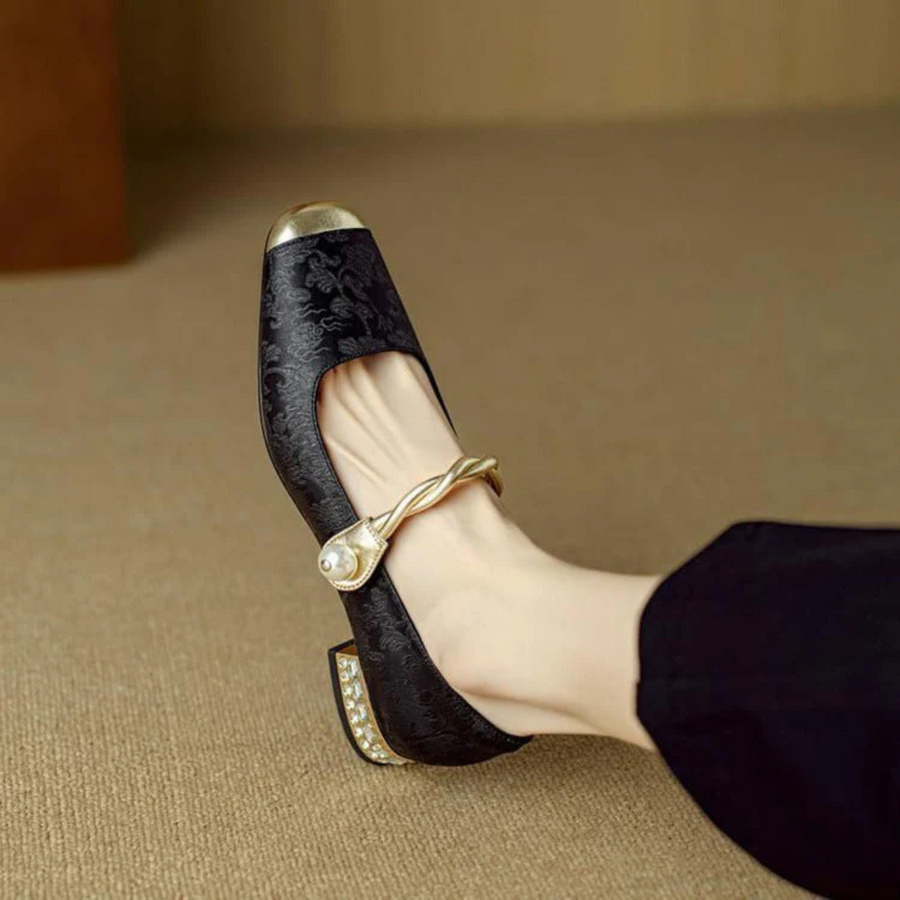 Elva Pumps mit Perlen-Detail | Schwarz