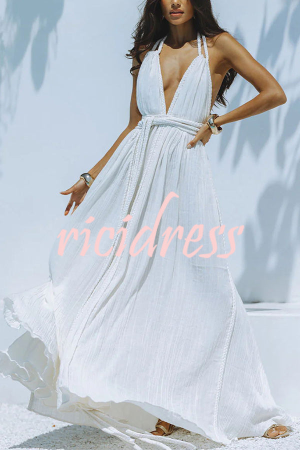 Elegantes Leinenmaxikleid mit tiefem Ausschnitt