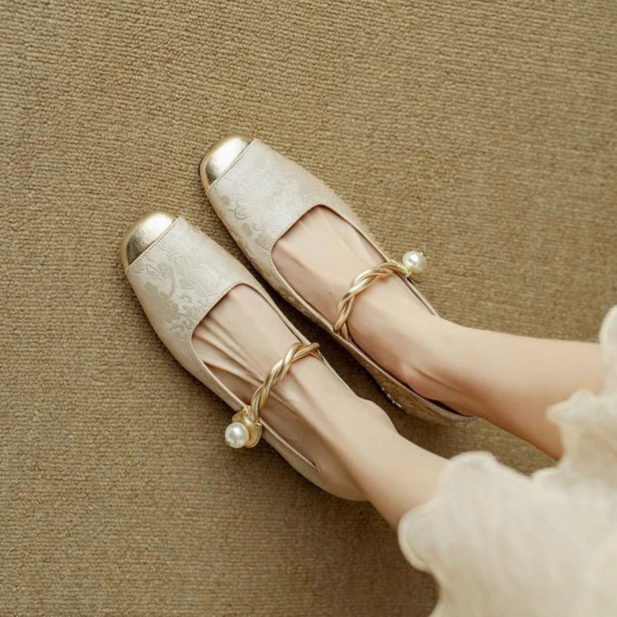 Elva Pumps mit Perlen-Detail | Beige