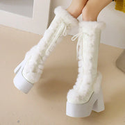 Damen Plateau-Stiefel – Extravagante Kniehohe Stiefel mit Kunstfell und Schnürung - Weihnachten