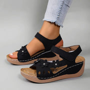 Ambella | Bequeme Blumensandalen mit Keilabsatz