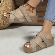 Ariana | Geflochtene Plateausandalen mit orthopädischem Komfort