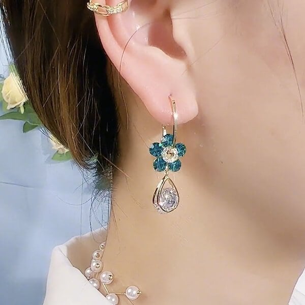 Elara™ Elegante Blumen Glanz