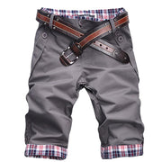 Heidi – Hochwertige Shorts mit Gürtel und Karomuster