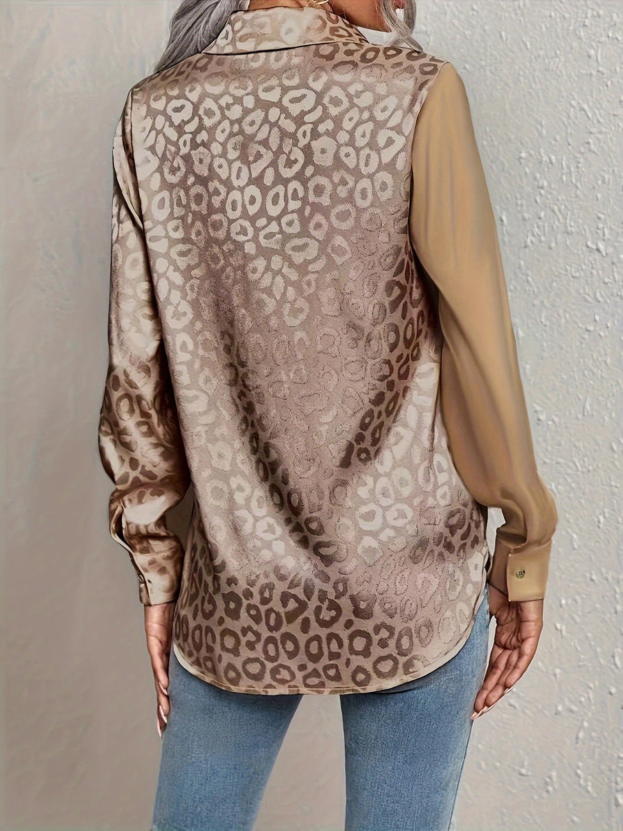 Gwendolyn – Zweifarbiges Satinhemd Mit Leopardenmuster Und Jacquard Knopfleiste