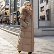 Bonnie - Langer Wintermantel mit Pelzkapuze und Gürtel für Frauen