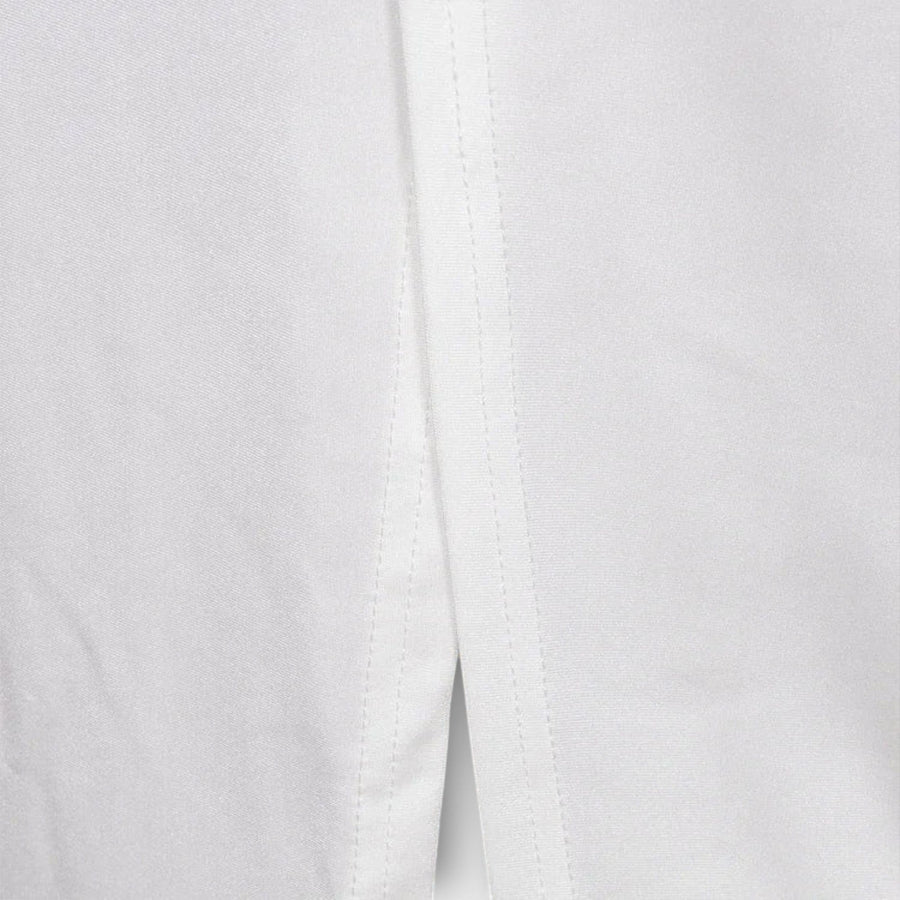 Selah - Weißes Langarmkleid mit Taillenausschnitt und Strassakzenten