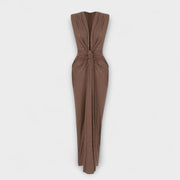 "Thea - Maxikleid mit tiefem V-Ausschnitt" could be rewritten as "Thea - Elegantes Maxikleid mit verführerischem V-Ausschnitt".