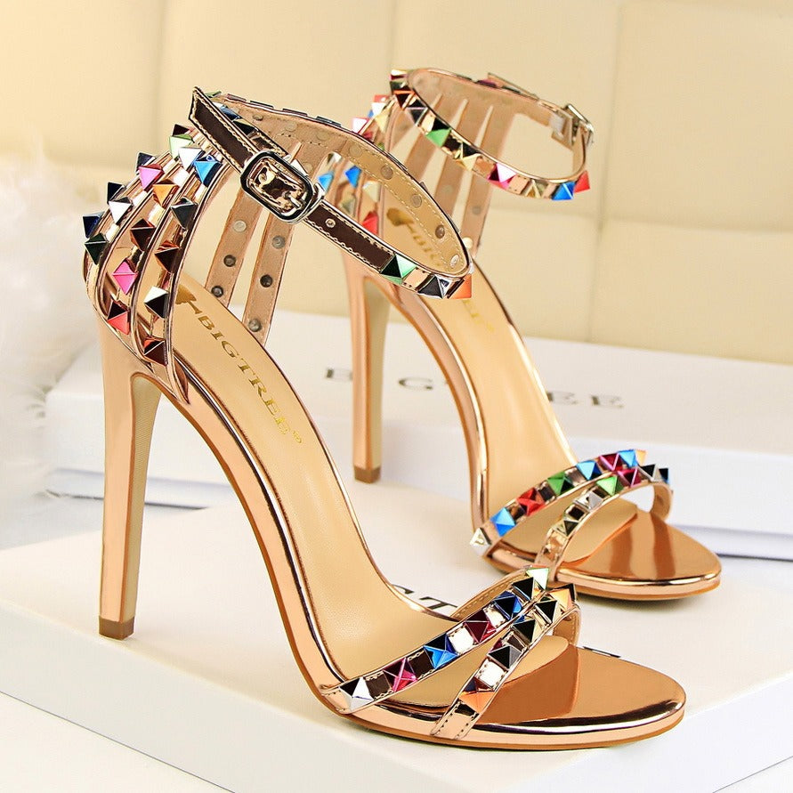 Römische Damen-Sandalen mit Metallic-Applikationen - Valeria