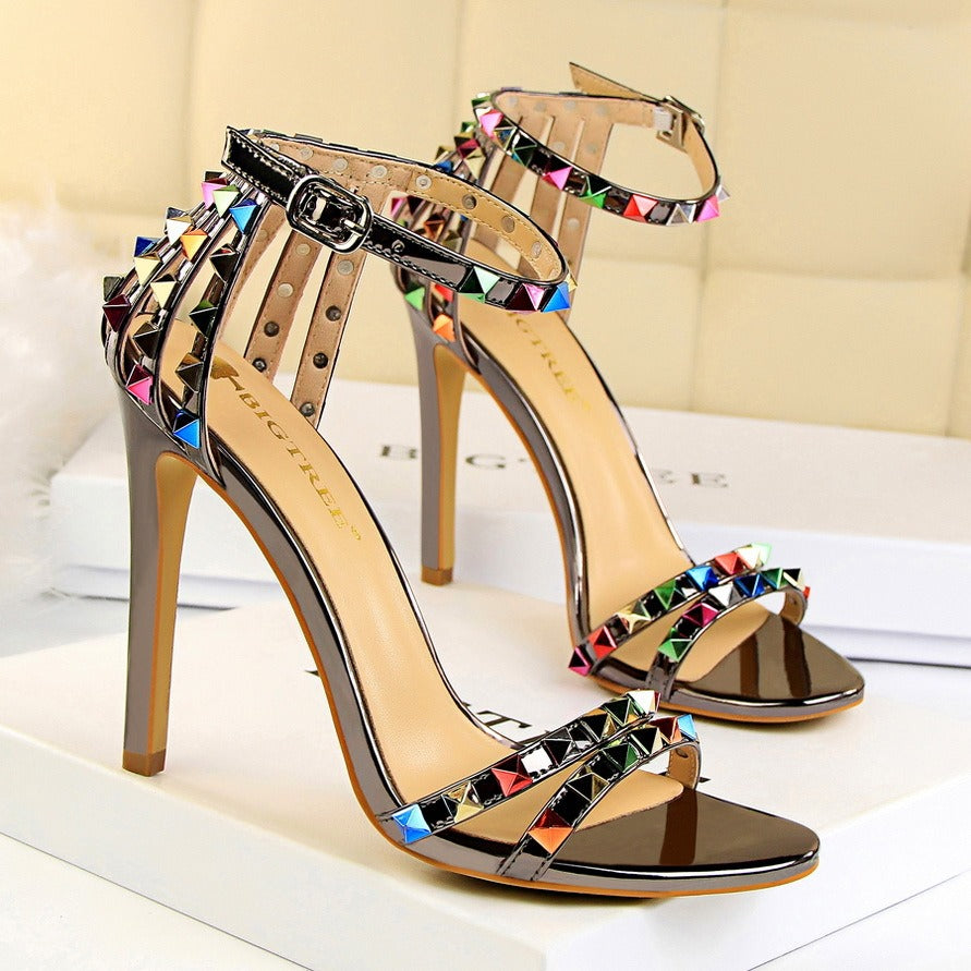 Römische Damen-Sandalen mit Metallic-Applikationen - Valeria