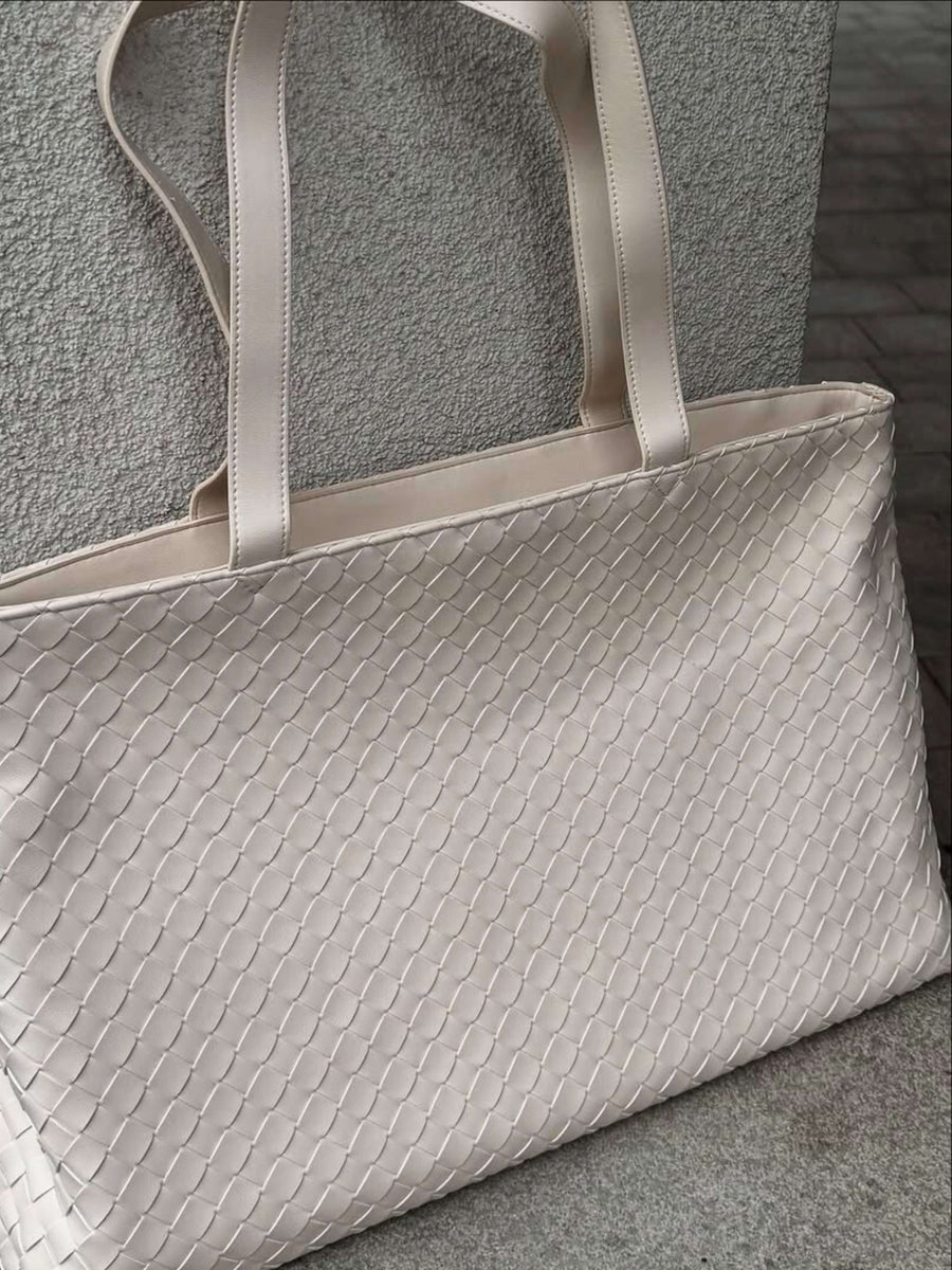 Emilia | Große gewebte Damen-Tote aus veganem Leder mit Reißverschluss