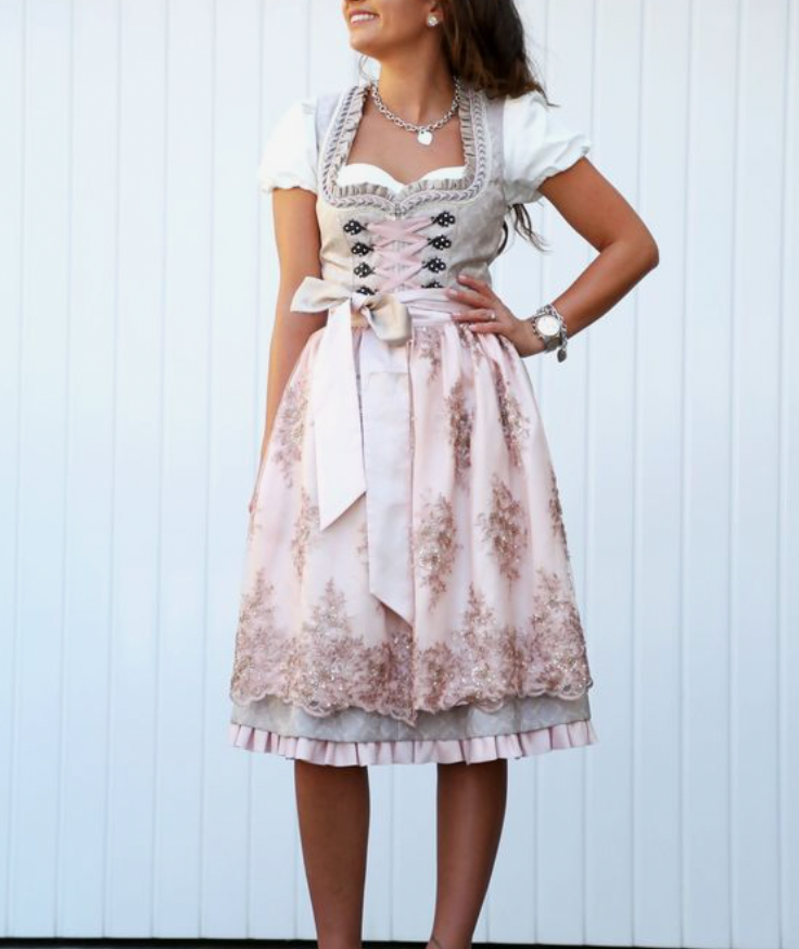 Kresha - Anspruchsvolles deutsches Dirndlkleid mit Tellerrock und passender Bluse