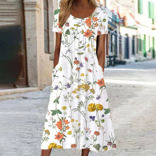 Sommerliches Kleid mit böhmischem Blumenmuster