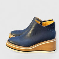 Marineblau
