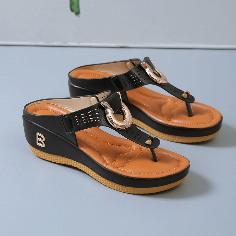 Theresa | Sommerliche Sandalen mit Kettenverzierung