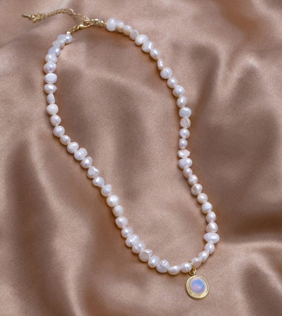 Perlenkette mit Mondstein in Gold