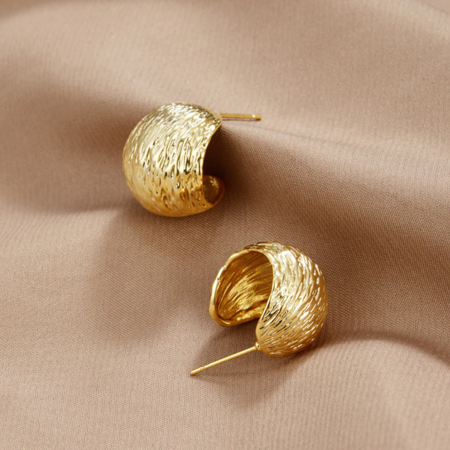 Einfache Goldene Ohrstecker