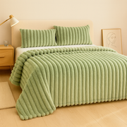 Aurevia | Flanelldecke mit Kordelzug und kuscheliger Felloptik
