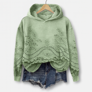 Hoodie mit Spitzenbesatz – Gemütlichkeit trifft auf femininen Charme