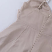 KLAUDIA - SATINIERTES KLEID MIT SCHLITZ