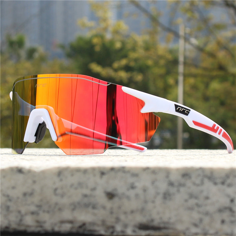 FlashLens – Sonnenbrille Mit Einem Schild Und Spiegelglas