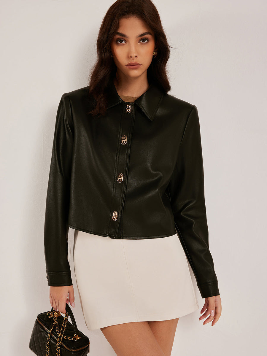 Kurze Damenjacke mit Metallknöpfen für einen eleganten Look