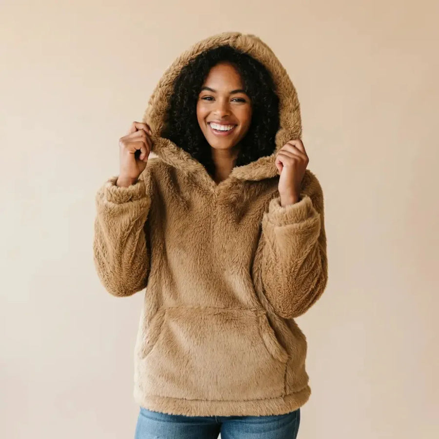 Hanna | Damen Hoodie weich & stylisch modern getragen