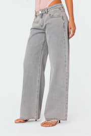 Verity | Hochbundjeans mit Schleifen-Detail in Signature-Design