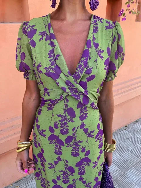 ESMA - FIGURBETONTES MIDIKLEID MIT BLUMENMUSTER