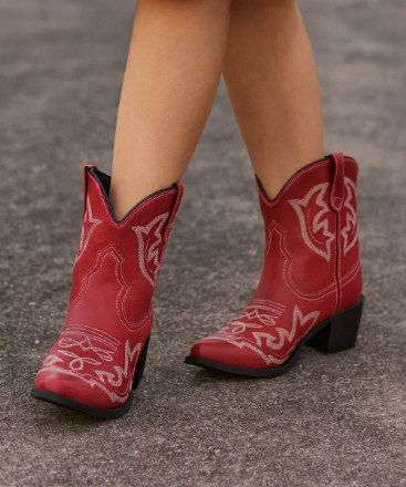 Elegante Cowboystiefel mit traditionellem Flair