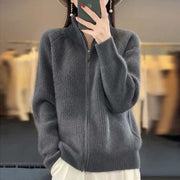 Elegante Strickjacke mit hohem Kragen