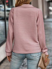 Eleganter Pullover mit V-Ausschnitt und Reißverschluss