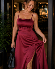 Elegante vestito da donna con spacco | Moda femminile