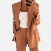 Damen-Zweiteiler: Blazer und Hose aus Stretchstoff