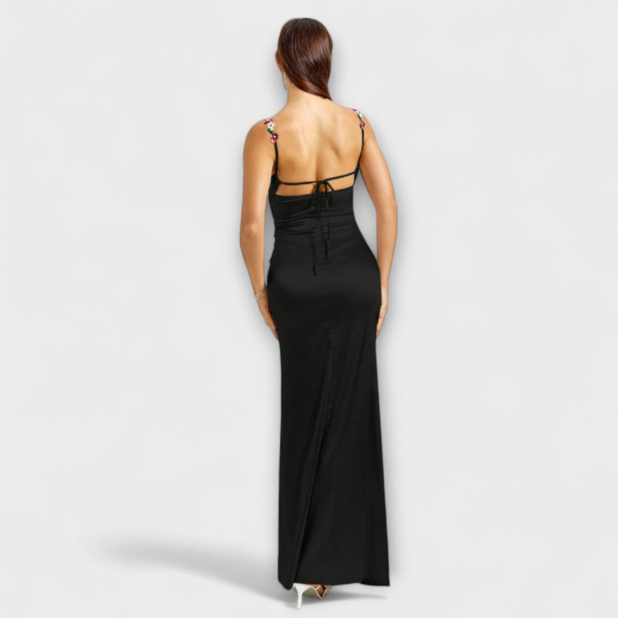 Eira - Satin Kleid mit dekorativen Details und Schnürung im Rücken