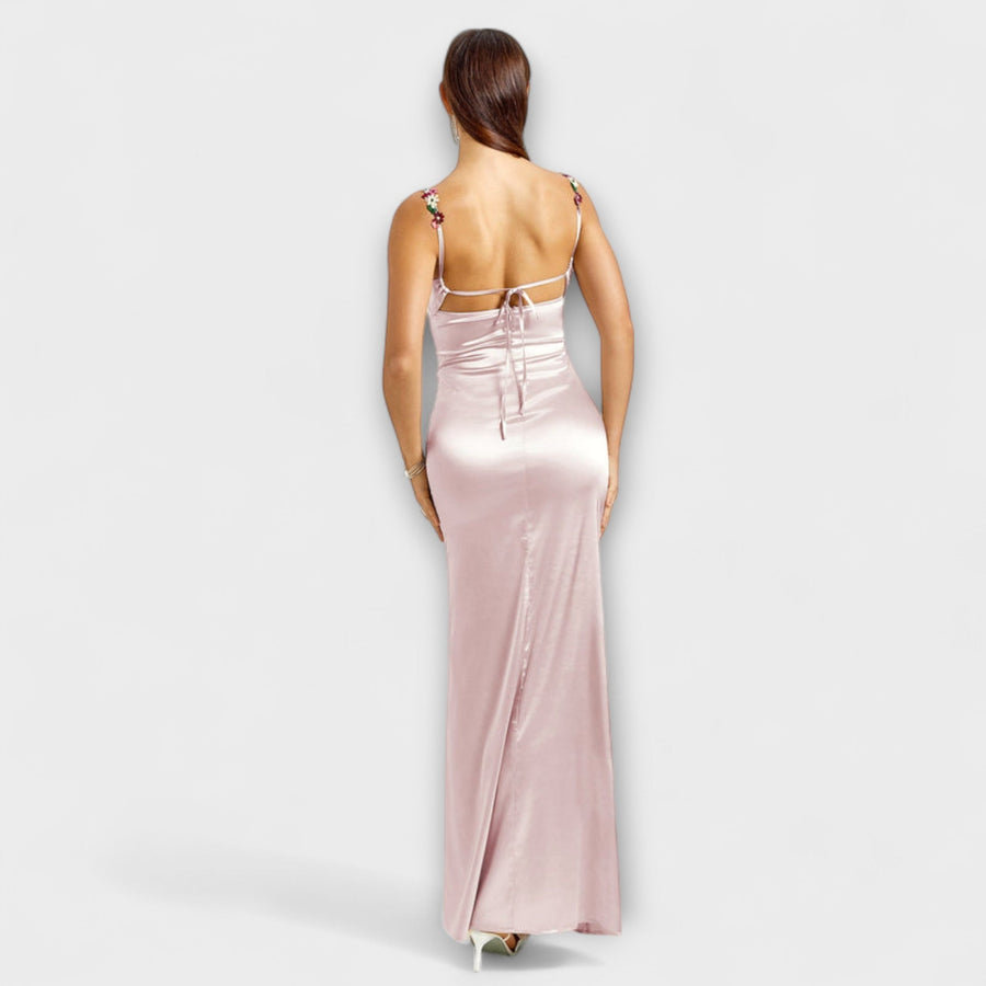 Eira - Satin Kleid mit dekorativen Details und Schnürung im Rücken