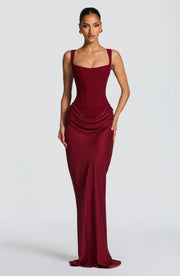 Figurbetontes Damenkleid mit rückenfreiem Schnitt | Langes Abendkleid